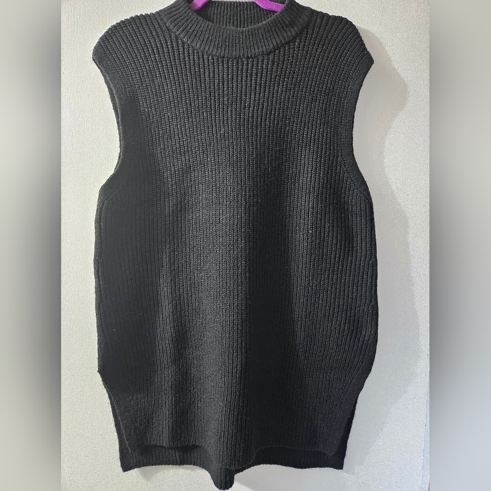 H&M Black Ribbed Knit Vest - Picture 1 of 6